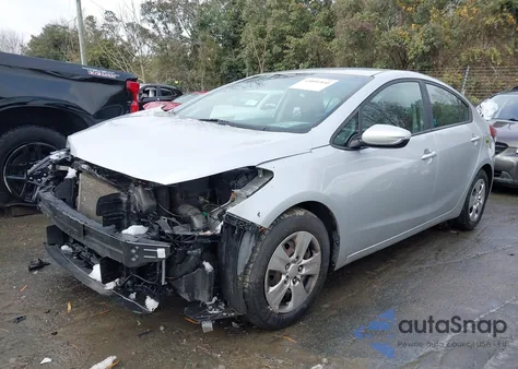 2017 Kia Forte Lx z USA, uszkodzony, nr VIN 3KPFK4A72HE070786